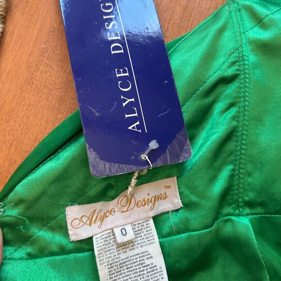 Alyce Designs Size 0 - Picture 3 of 3